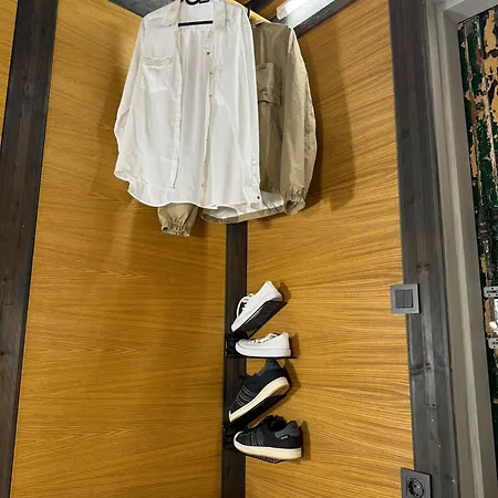 Swed Cab Embassy Hostal