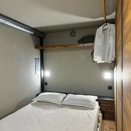 Hostal Swed Cab Embassy