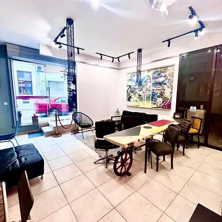 Swed Cab Embassy Hostal