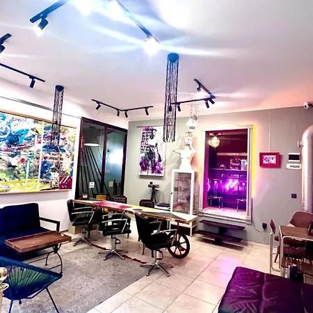 Hostal Swed Cab Embassy *