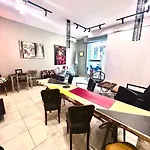 Swed Cab Embassy Hostel Varna