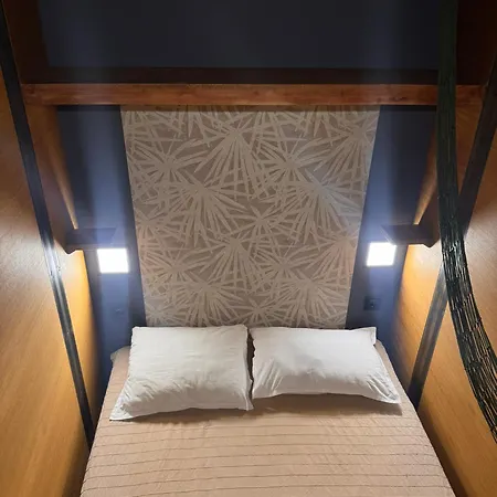 Hostel Swed Cab Embassy *