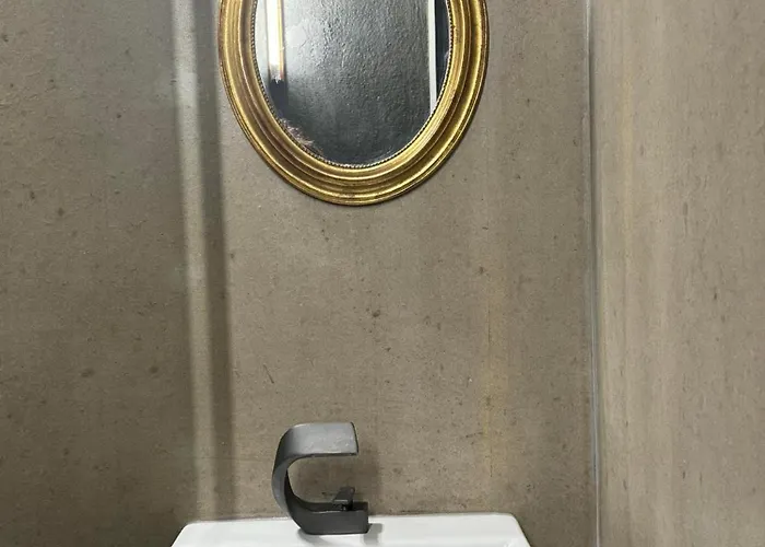 Swed Cab Embassy 瓦爾納