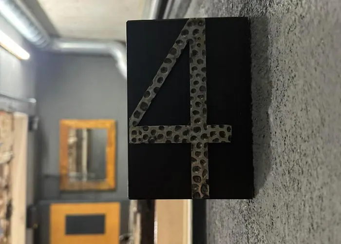 Swed Cab Embassy * 瓦爾納